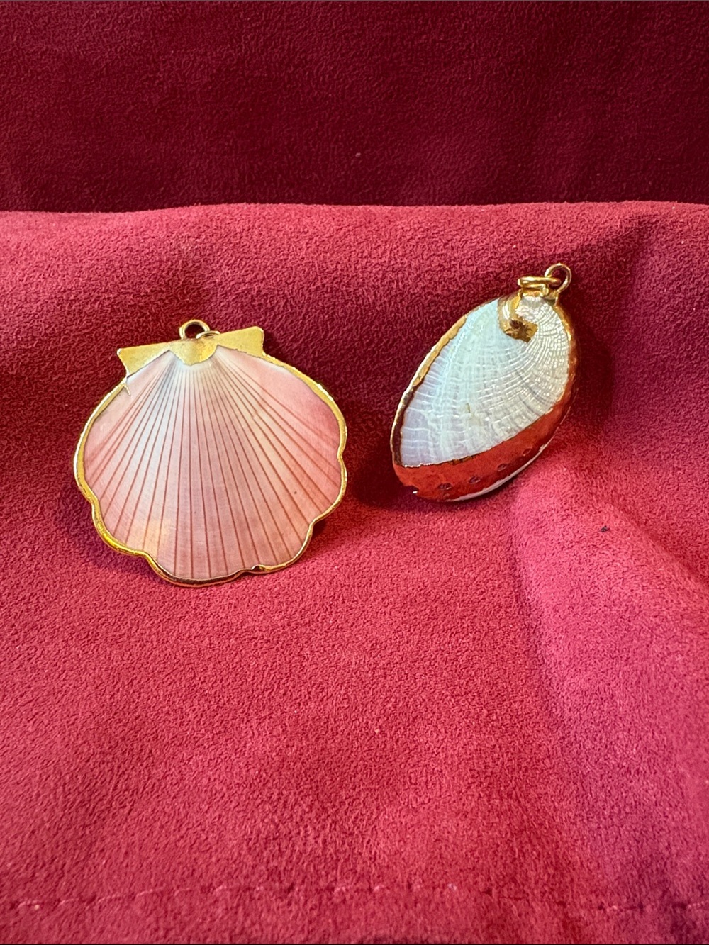 Gold-Trim Shell Pendant Necklace Charm in Pink and White